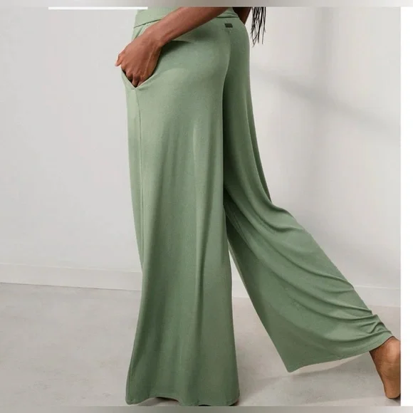 🆕Lunya Soft Modal Rib Foldover Pant - Picture 2 of 16